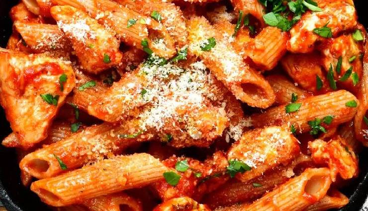 मिक्स सॉस पास्ता अपने स्वाद से बनाता है दिल का रास्ता, छुट्टी के दिन इसे खाकर झूम उठेंगे बच्चे #Recipe