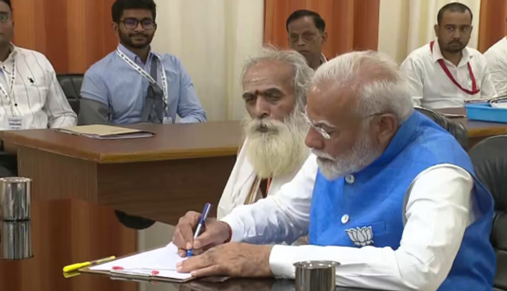 pm modi files nomination for lok sabha member from varanasi for the third time