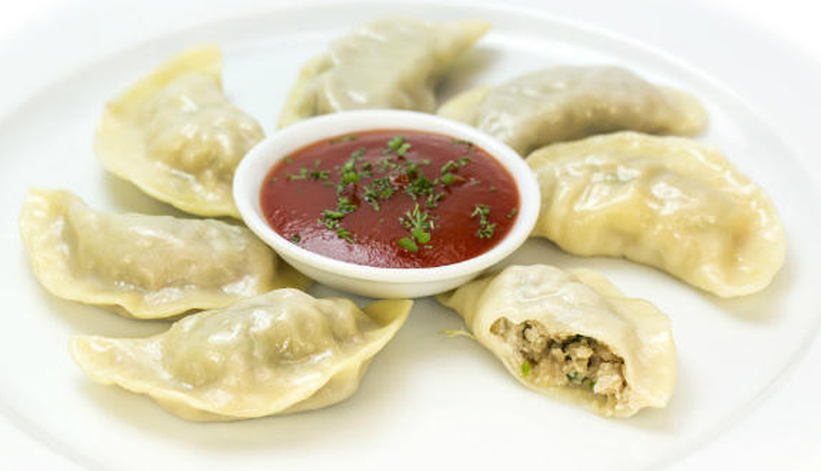 momos,chinese dishes,harmful effects of eating momos,dishes made up of finely ground flour,harmful effects of eating maida