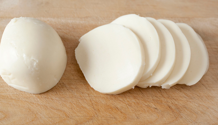 6 Amazing Health Benefits Of Eating Mozzarella Cheese - Lifeberrys.com