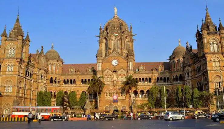 6 Must Visit Historical Monuments of Mumbai - lifeberrys.com