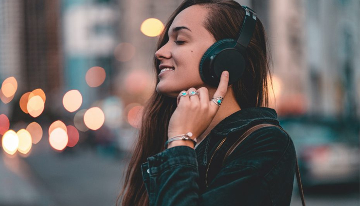 10 Health Benefits of Listening To Music - lifeberrys.com