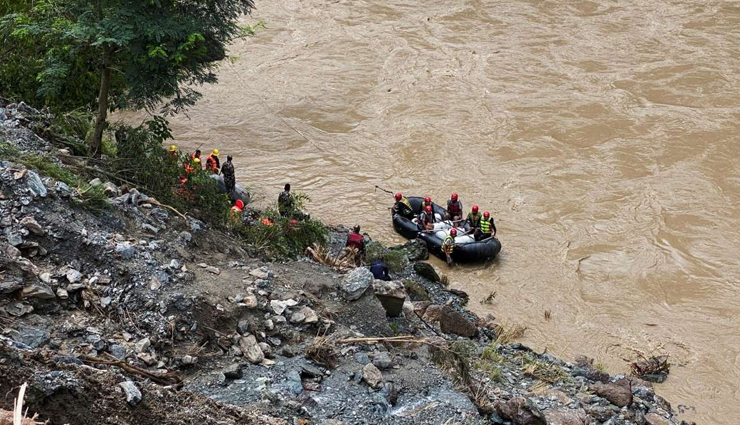 नेपाल: भूस्खलन में बहे पहले भारतीय का शव बरामद, 50 से अधिक लोग लापता
