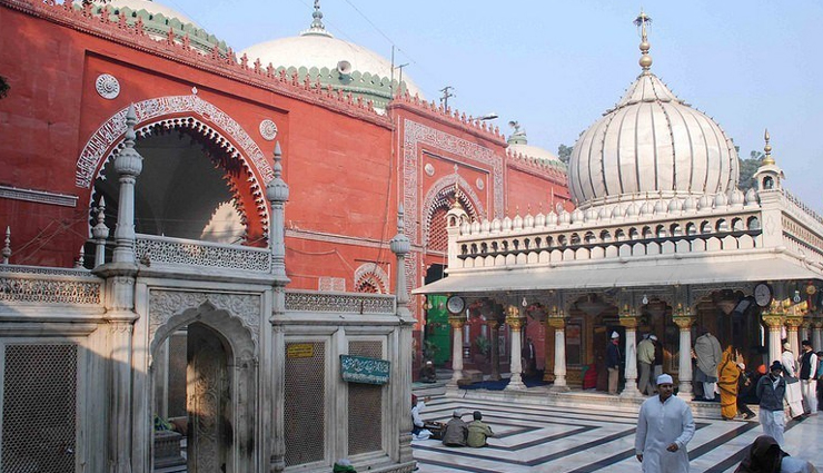 Exploring the Iconic Mosques of India: A Guide to 10 Historical ...