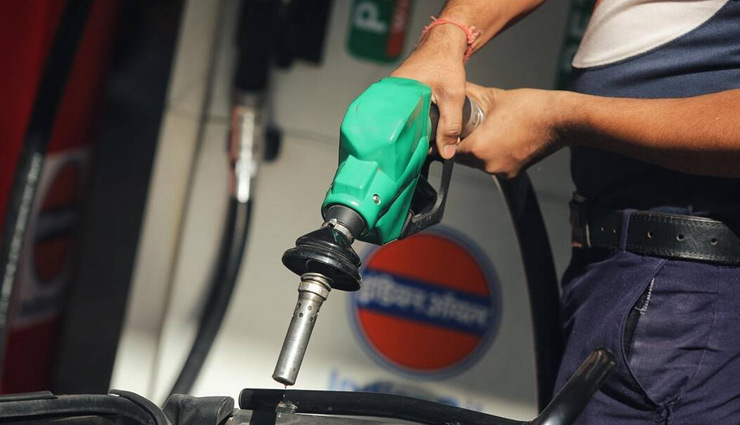 Petrol Diesel CNG Prices Hike : पेट्रोल-डीजल के दाम 80 पैसे बढ़े, CNG के दामों में भी 2.50 रुपये की हुई बढ़ोतरी