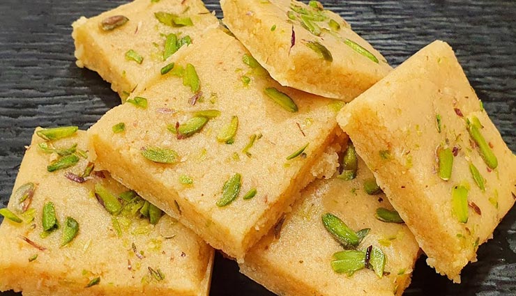 pista barfi recipe,recipe,recipe in hindi,holi special recipe ,पिस्ता बर्फी रेसिपी, रेसिपी, रेसिपी हिंदी में, होली स्पेशल रेसिपी 