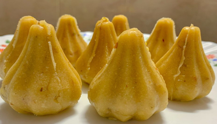 Ganesh Chaturthi 2022 : बप्पा को लगाएं पोहा मोदक का भोग #Recipe 