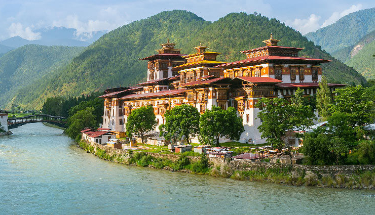 6 Magical Wonders You Must Visit in Bhutan - lifeberrys.com