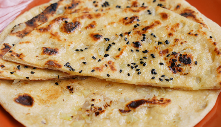 pyaj kulcha,pyaj kulcha ingredients,pyaj kulcha recipe,pyaj kulcha spicy,pyaj kulcha tasty,pyaj kulcha delicious,pyaj kulcha street food