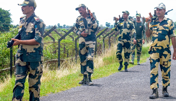 राजस्थान: BSF ने भारत-पाक सीमा स्थित गांव से ड्रोन सहित 3 किलो हेरोइन बरामद की