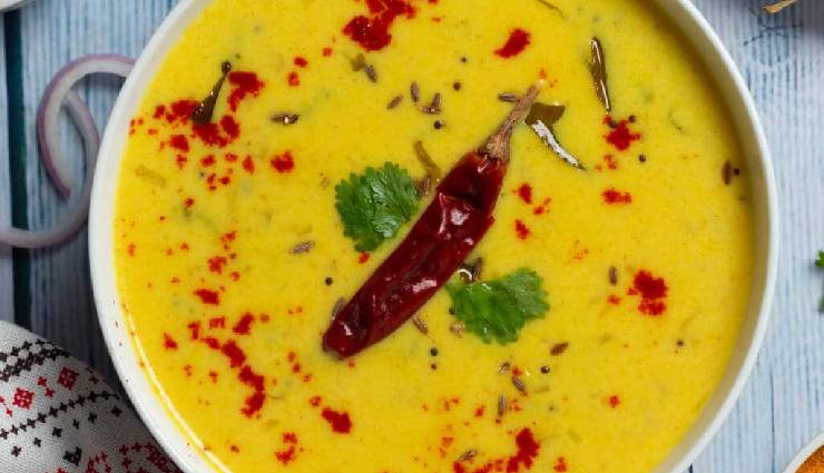 राजस्थानी कढ़ी : आम दिनों के साथ खास अवसरों के लिए भी है यह चटपटी मसालेदार डिश #Recipe