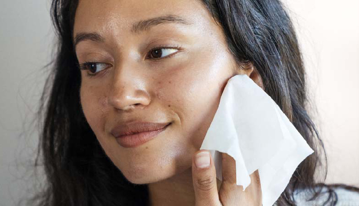 how to use facial wipes,facial wipes mistakes,skin safety tips,facial wipes best practices,skincare routine,avoid skincare mistakes,safe facial wipes,skincare advice,proper use of facial wipes,healthy skin tips