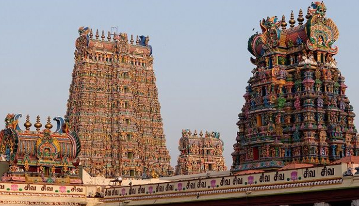 6 Most Richest Temples You Can Visit in India - lifeberrys.com