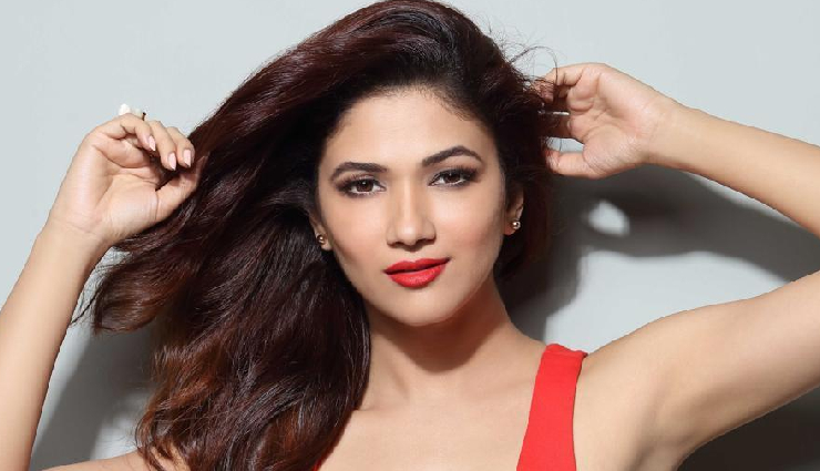 raveena tandon,actress raveena tandon,raveena video viral,raveena road raze incident,rasha thadani,ridhima pandit,actress ridhima pandit,hamari bahu rajinikanth,shubman gill