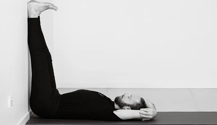 4 Yoga Poses To Treat Sciatica - Lifeberrys.com