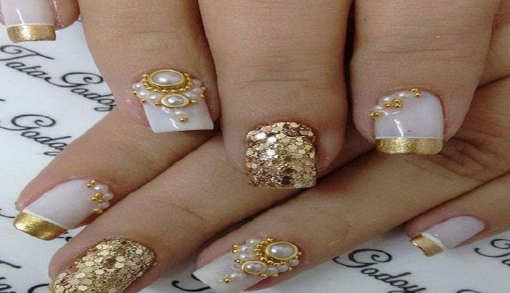 fashion trends,fashion tips,nail art,youngsters nail art ,फैशन ट्रेंड्स, फैशन टिप्स, नेल आर्ट, नेल आर्ट क्रेज़, आंब्रे नेल आर्ट, शिमरी व ग्लिटरी नेल आर्ट, लेस व स्टैंप नेल आर्ट