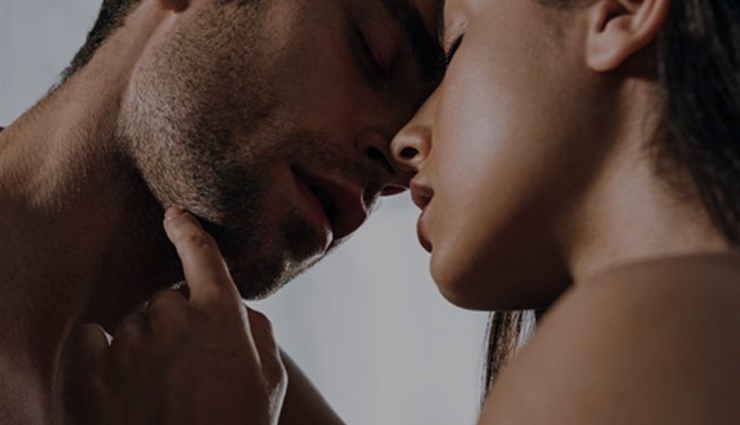 15 Horrifying Kisses You Must Avoid At All Costs