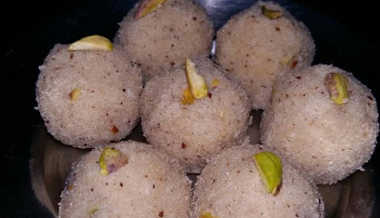 sooji nariyal laddu,sooji nariyal laddu sweet dish,sooji nariyal laddu ingredients,sooji nariyal laddu recipe,sooji nariyal laddu guest,sooji nariyal laddu family,semolina,coconut,semolina coconut laddu