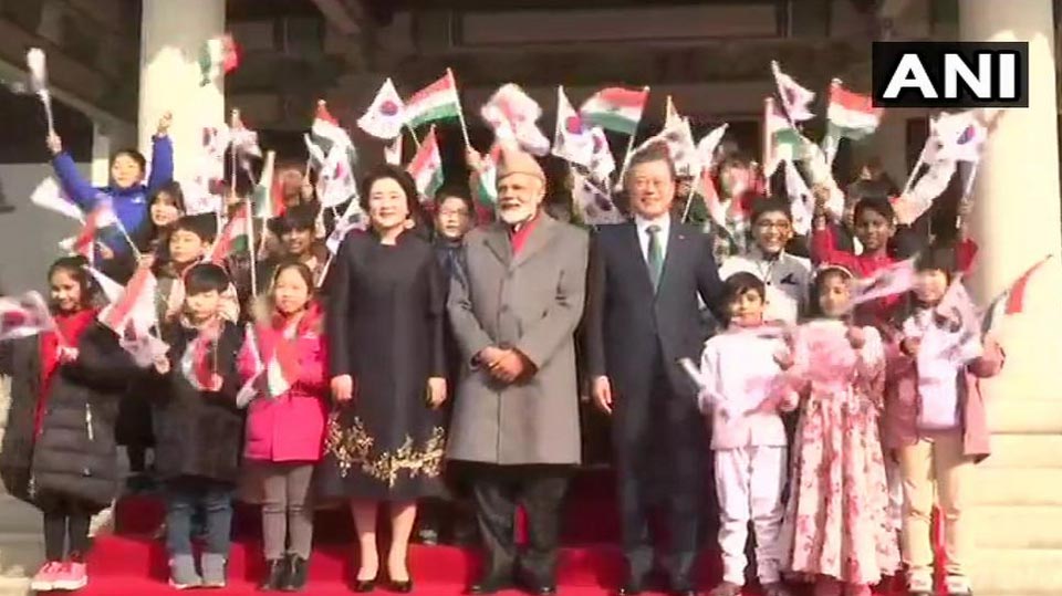 prime minister narendra modi,south korea,pm modi south korea visit,seoul,korean war,seoul peace prize ,नरेंद्र मोदी, पीएम मोदी, सियोल, दक्षिण कोरिया, मोदी का दक्षिण कोरिया दौरा