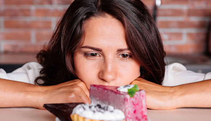 things women should avoid after 30,premature aging in women,avoid these foods after 30,foods that cause aging in women,aging signs in women,women health tips after 30,premature wrinkles and aging,foods to avoid for youthful skin,aging prevention tips for women,health risks after 30 for women.