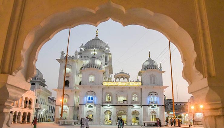 famous gurudwaras,holidays,bangla sahib,harminder saheb singh,takht shri patna sahib,shree keshghar sahib,sees ganj gurudwara ,देश के प्रसिद्द गुरूद्वारे