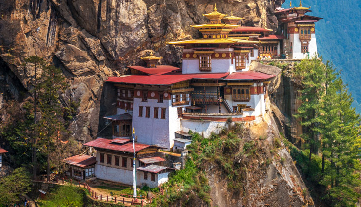 6 Magical Wonders You Must Visit in Bhutan - lifeberrys.com