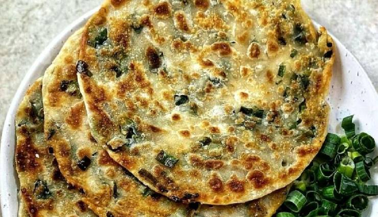 tandoori paratha,tandoori paratha dish,tandoori paratha taste,healthy tandoori paratha,tandoori paratha ingredients,tandoori paratha recipe,tandoori paratha breakfast,tandoori paratha tiffin,green garlic in tandoori paratha,delicious tandoori paratha