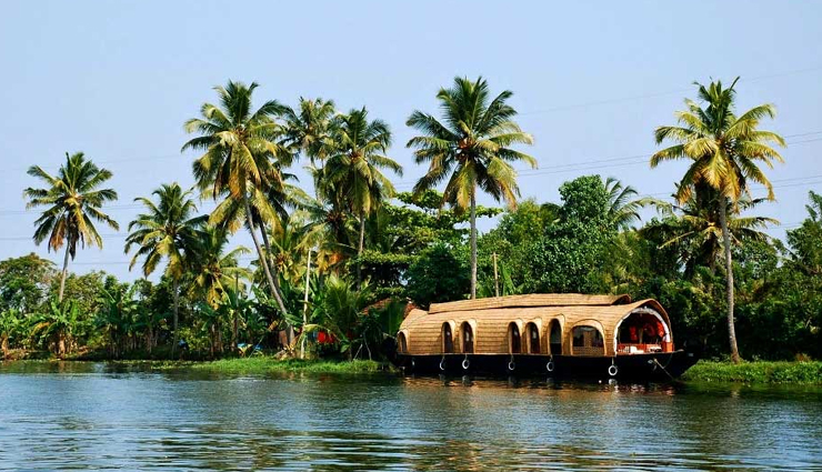 8 Offbeat Tourist Places To Explore in Kerala - lifeberrys.com