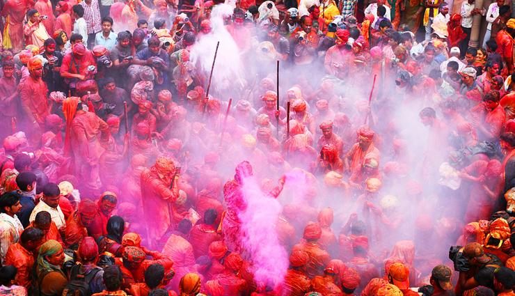 A Quick Peek Into The Different Types of Holi in India - lifeberrys.com