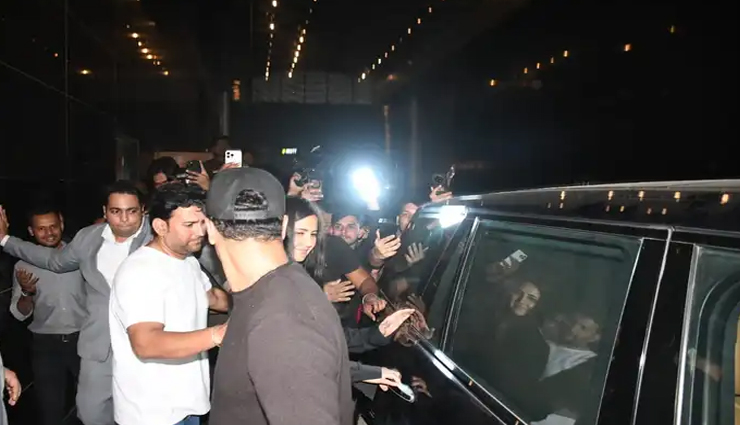 vicky kaushal guards katrina kaif,isabelle kaif birthday celebration,vicky katrina club photos,viral photos vicky katrina,bollywood couple vicky katrina,vicky kaushal protective husband,katrina kaif vicky kaushal viral,bollywood news vicky katrina,vicky kaushal katrina kaif club,isabelle kaif birthday viral