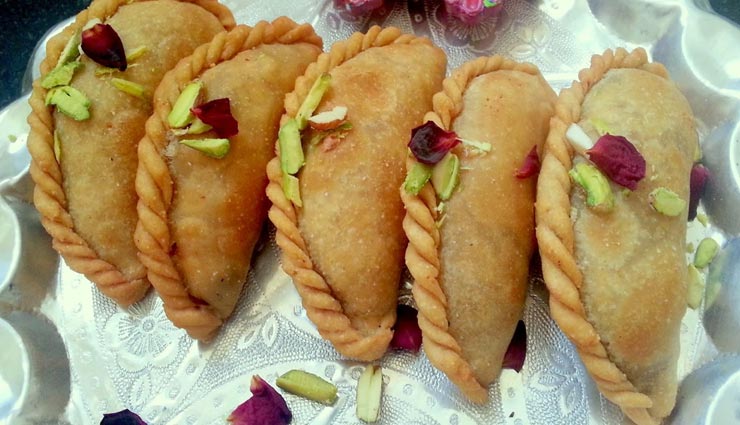 walnut gujiya recipe,recipe,recipe in hindi,special recipe