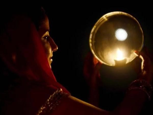 karwa chauth 2018,karwa chauth traditions,karwa chauth pooja ,करवा चौथ का शुभ मुहूर्त, पूजा विधि, सरगी, व्रत कथा और महत्‍व