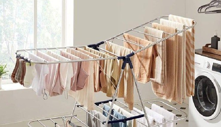 drying clothes in winter,winter clothes drying hacks,drying wet clothes indoors,winter laundry tips,drying clothes without sunlight,indoor drying hacks,winter laundry solutions,quick dry clothes winter,tips for drying clothes in cold weather,winter clothes drying tricks